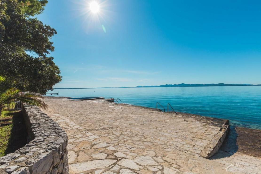 Apartment Sara With Seaview Petrcane Exterior foto
